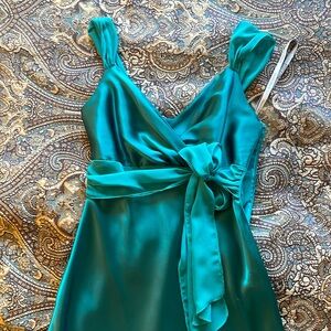 David's Bridal Turquoise Dress, Size 2, Flows